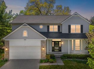 1515 Riverwood Dr, Ann Arbor, MI 48103