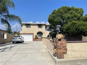 643 E 7th St, Upland, CA
