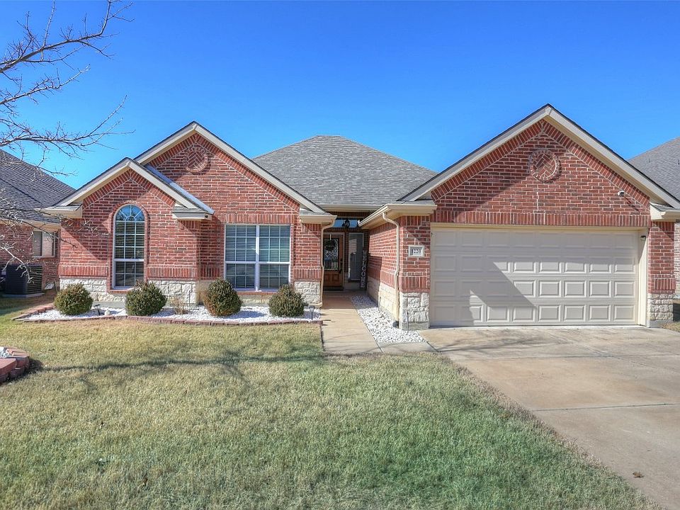1st image of 1220 Hickory Bend Ln
