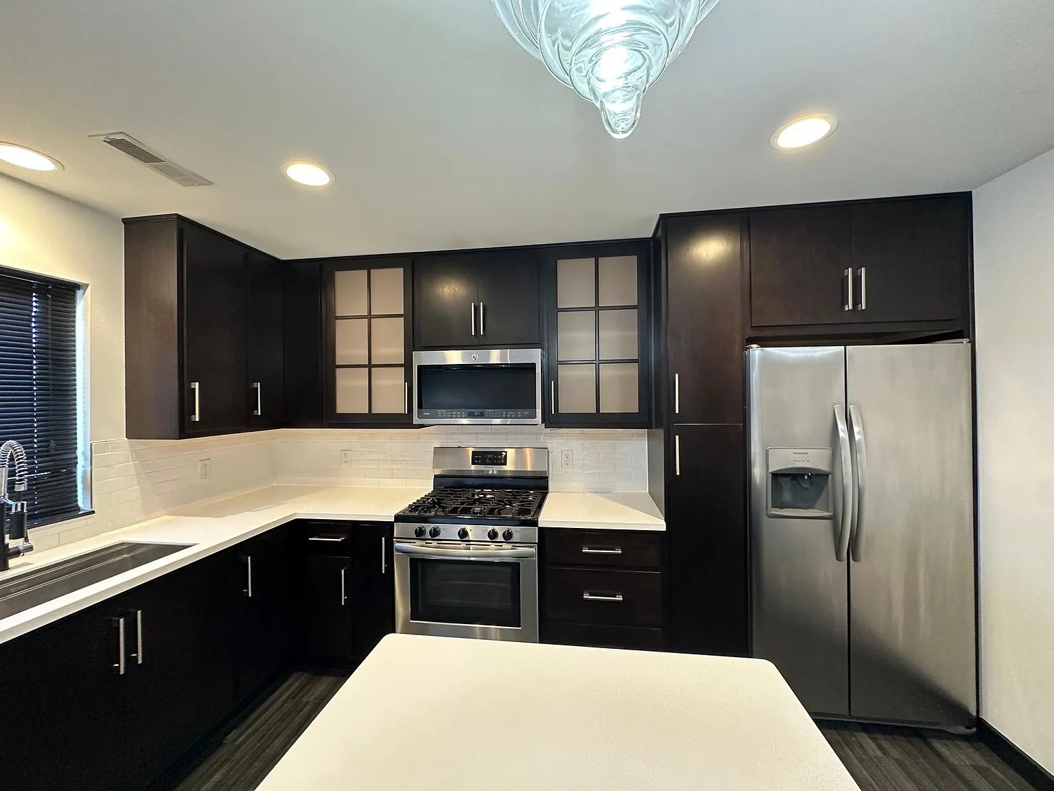 2 bed, 1500 sqft, $2,100 — Photo 3