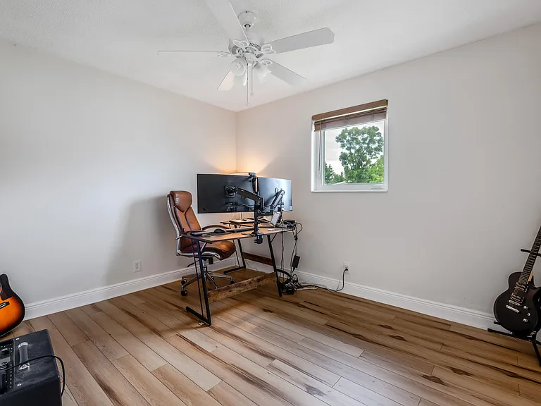 4317 Applecrest Dr — Photo 15