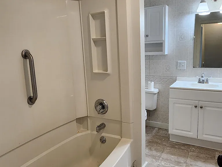 Bathroom 1 (upstairs)