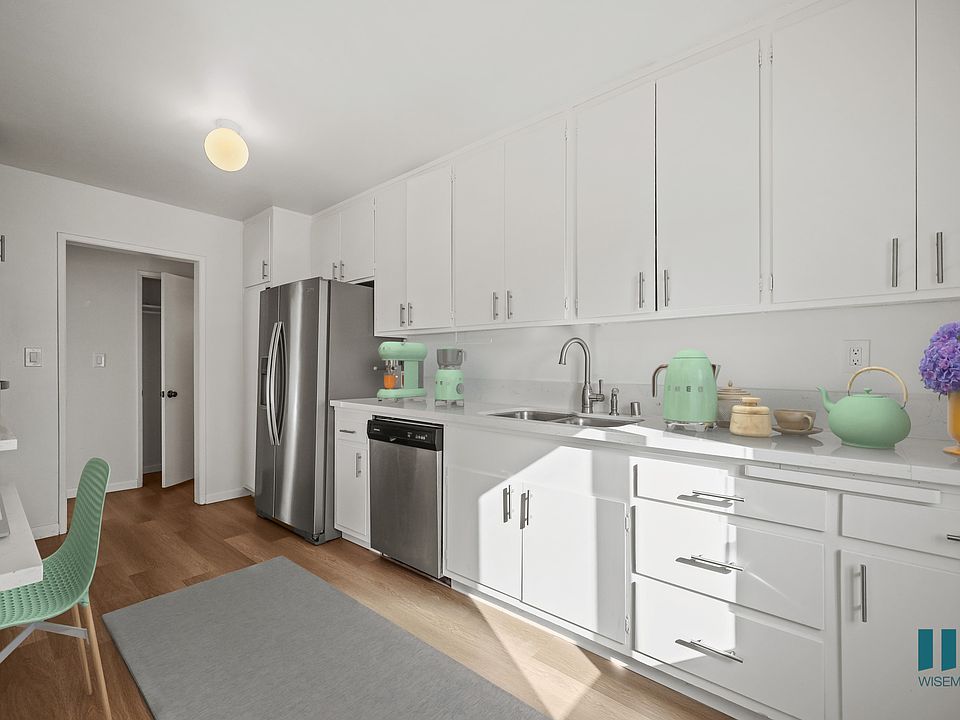 1st image of 11920 Montana Ave #7