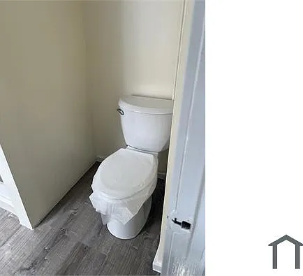 6 E Walnut St #2L — Photo 6