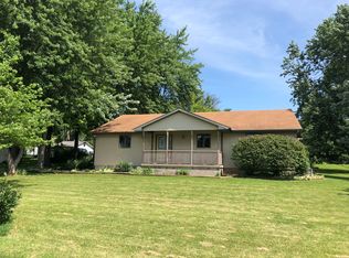 1001 E High St, Farmer City, IL 61842
