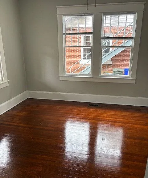 313 S Summit St — Photo 9