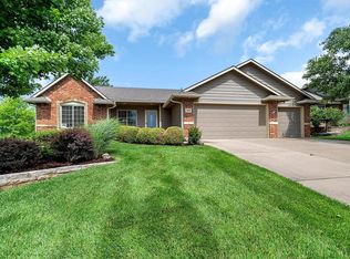 2809 N Rough Creek Rd, Derby, KS 67037