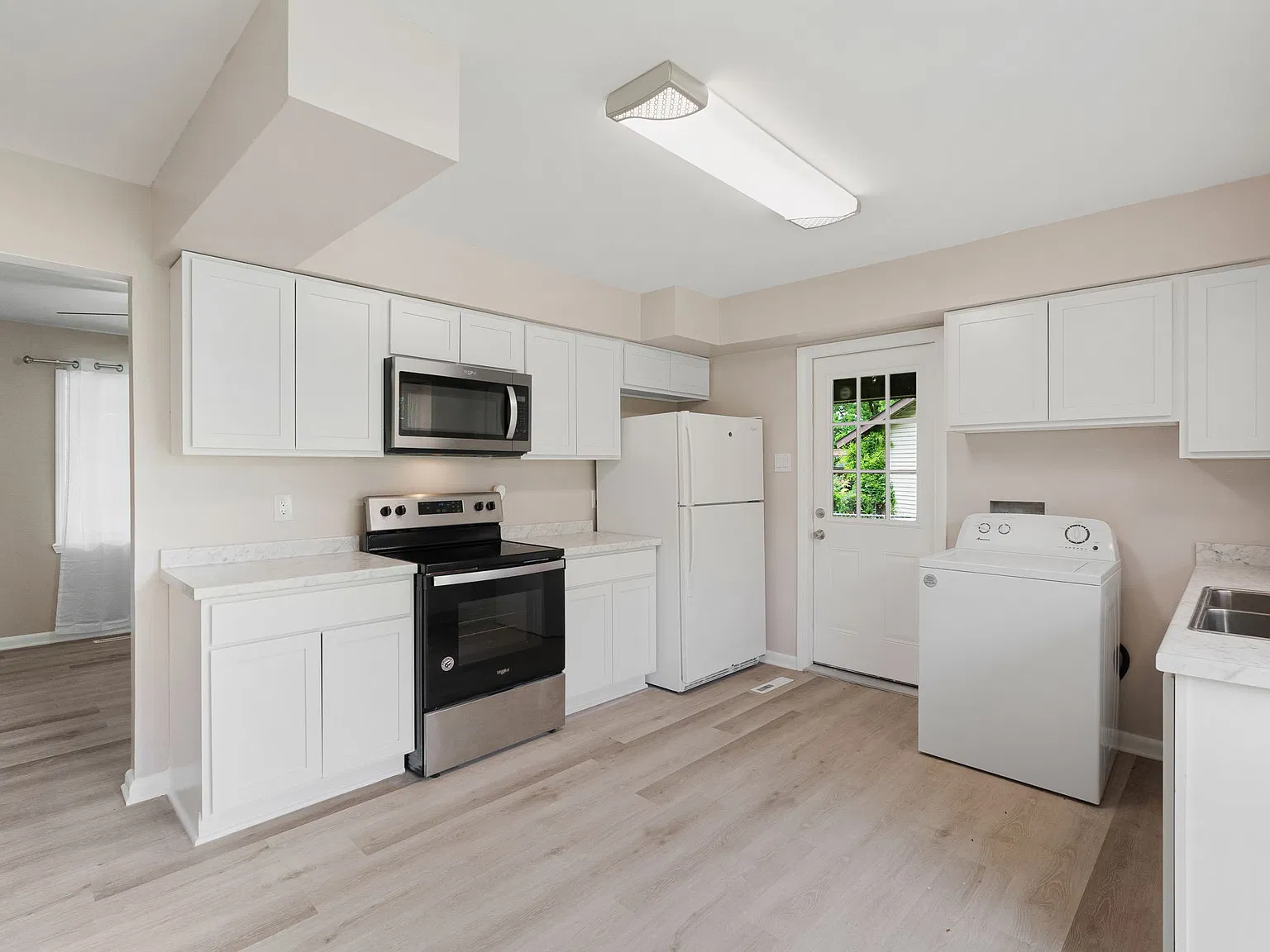 3 bed, 975 sqft, $1,225 — Photo 4