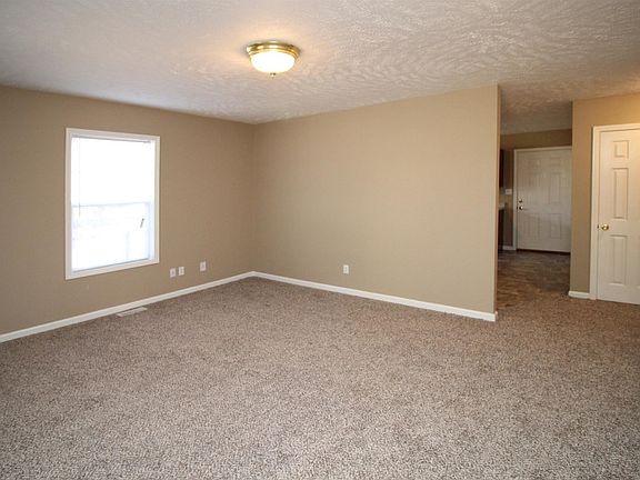 5th image of 617 Poston St