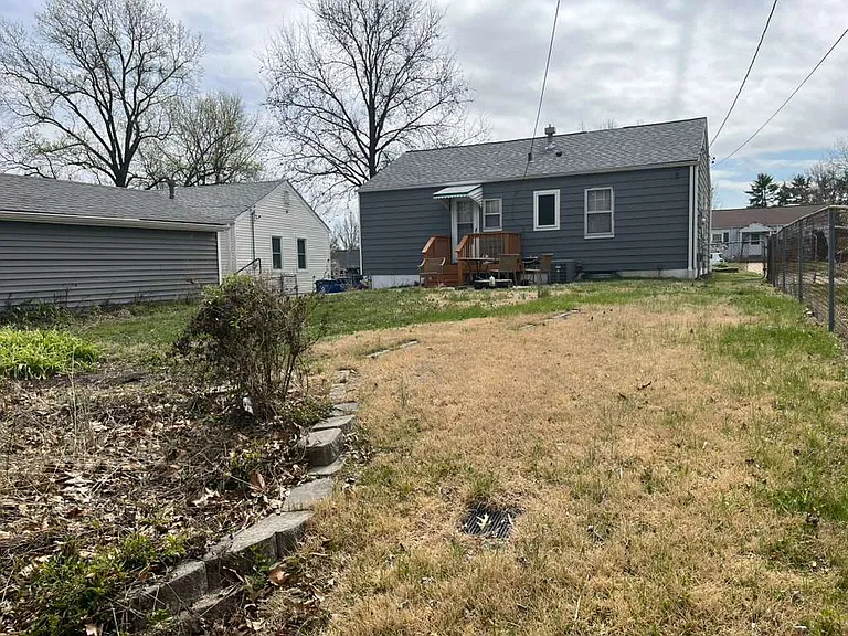 9813 Lullaby Ln — Photo 38