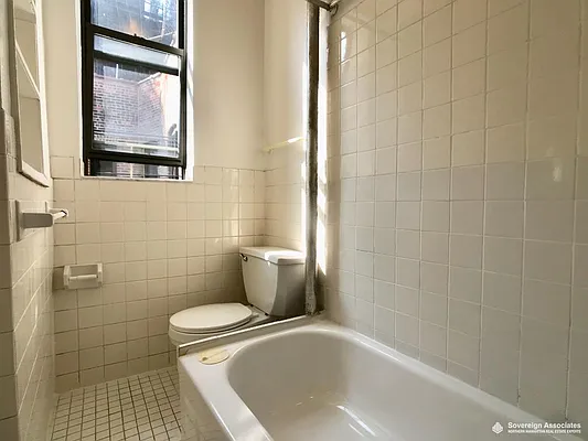 Rented by Sovereign Associates | media 11