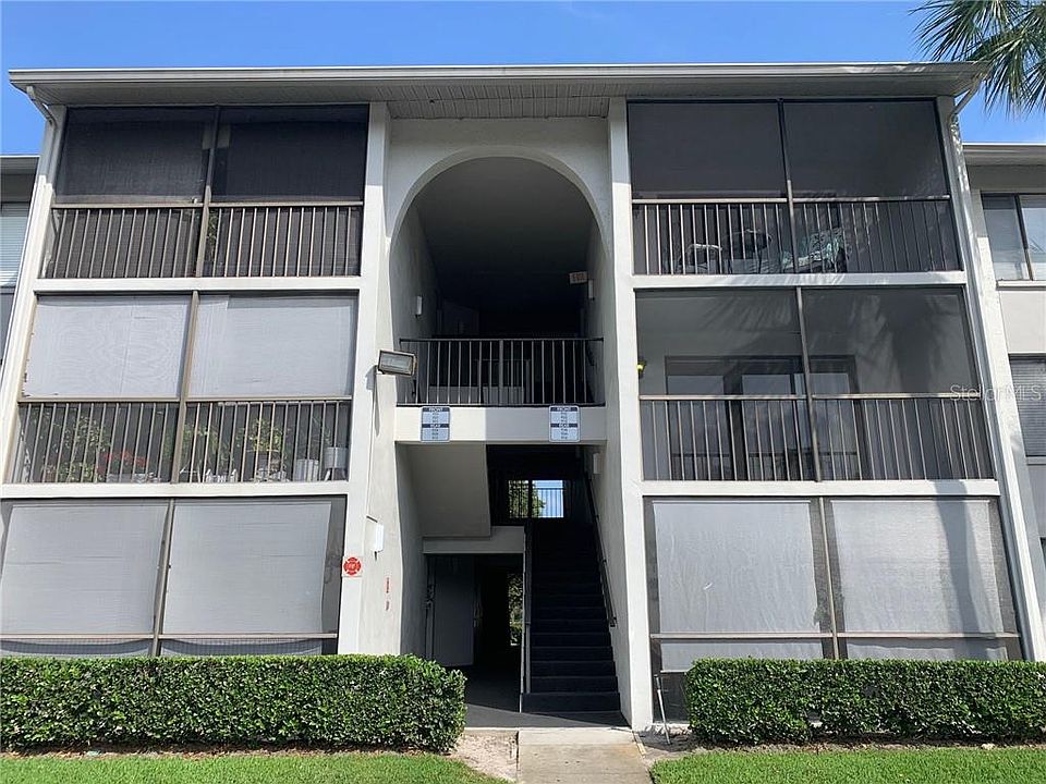 1st image of 915 S Pine Ridge Cir Unit 915