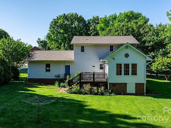 4th image of 230 Inglewood Dr
