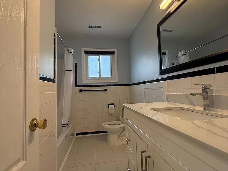 228 Burnside Dr #3 — Photo 16
