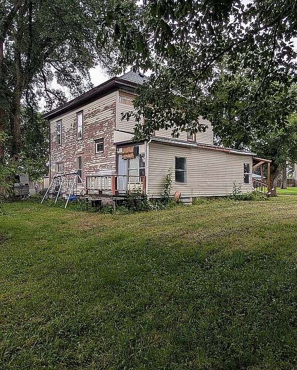 2nd image of 201 E Fairfield St