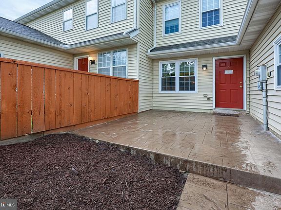 3rd image of 117 Treetops Dr