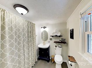 1097 Kilpatrick Rd, Hendersonville, NC 28739