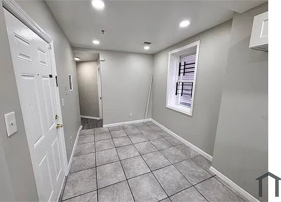 4 bed, $2,295 — Photo 2