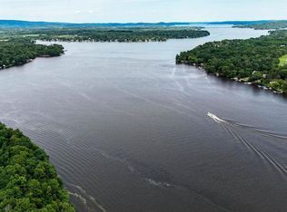 28 Betty Marie Way, Merrimac, WI 53561