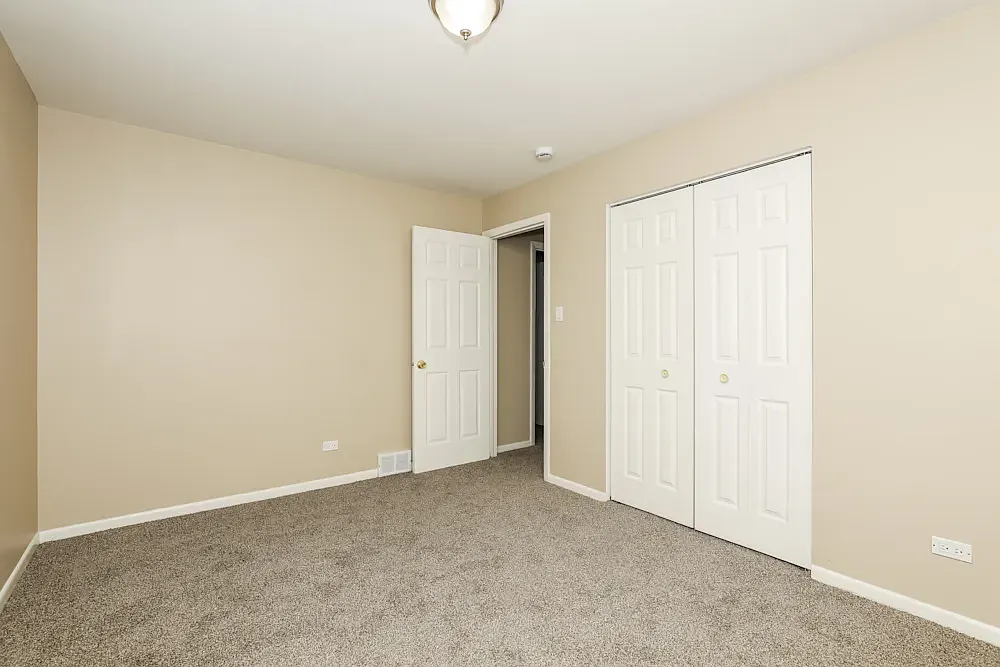 3 bed, 1500 sqft, $2,055 — Photo 4
