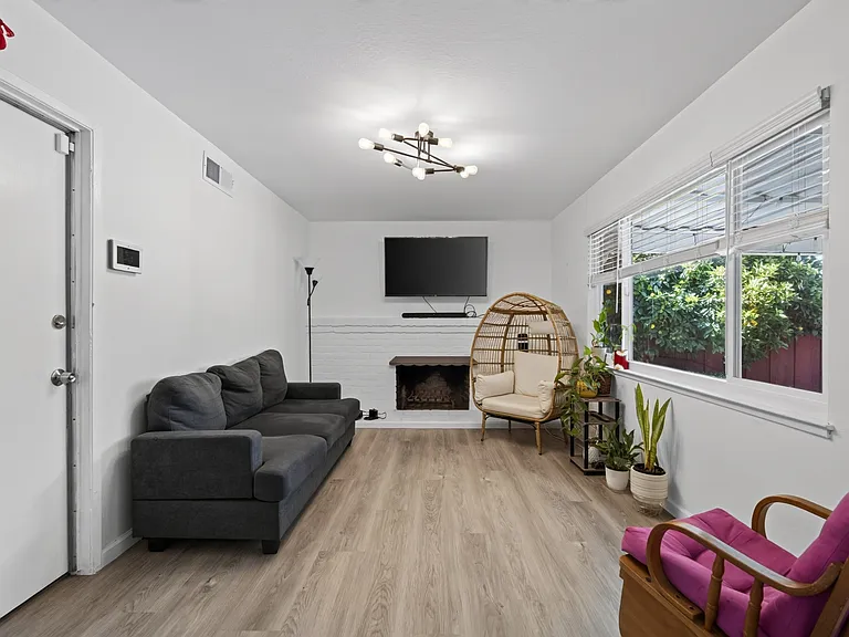 25309 Meredith Ct — Photo 16