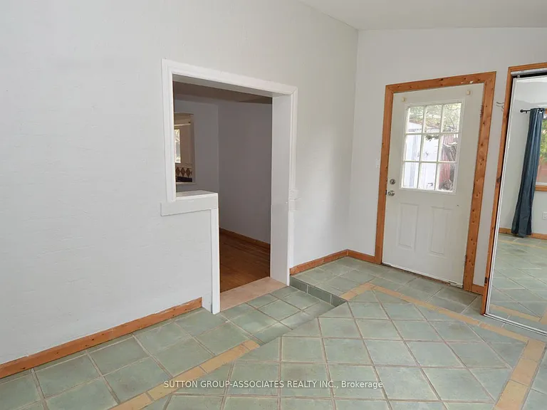 35 Longhope Pl — Photo 2