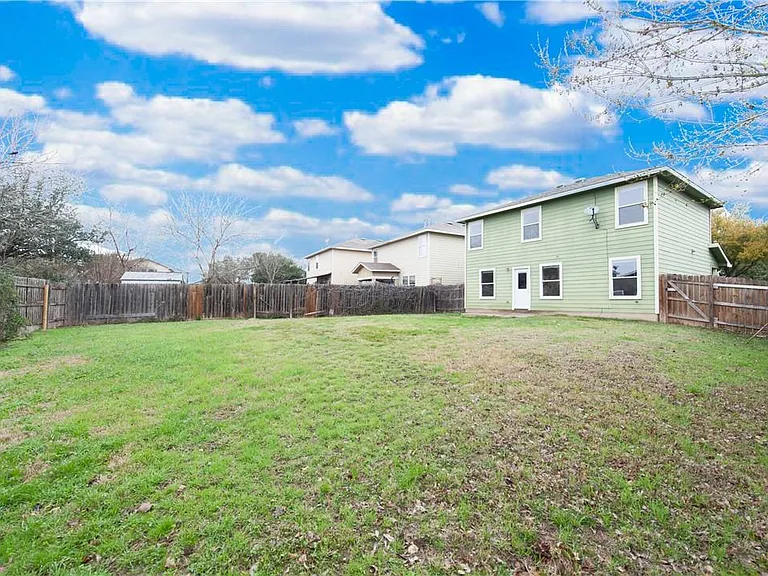 7409 Elk Pass Dr — Photo 3