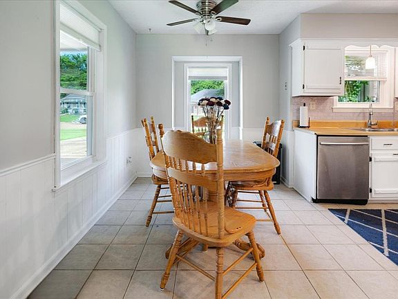 5th image of 3028 Barrycrest Dr