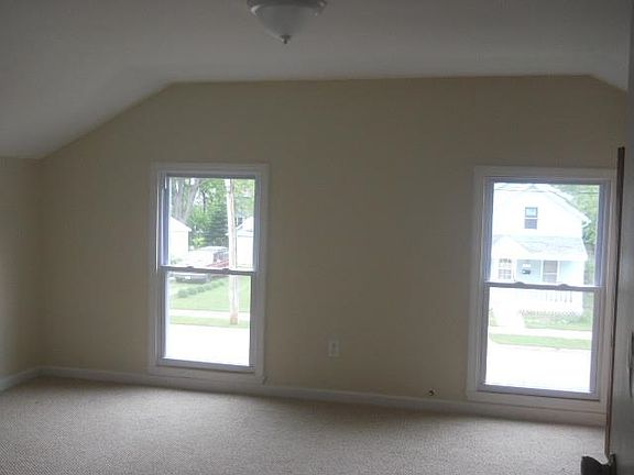 5th image of 264 S Franklin St