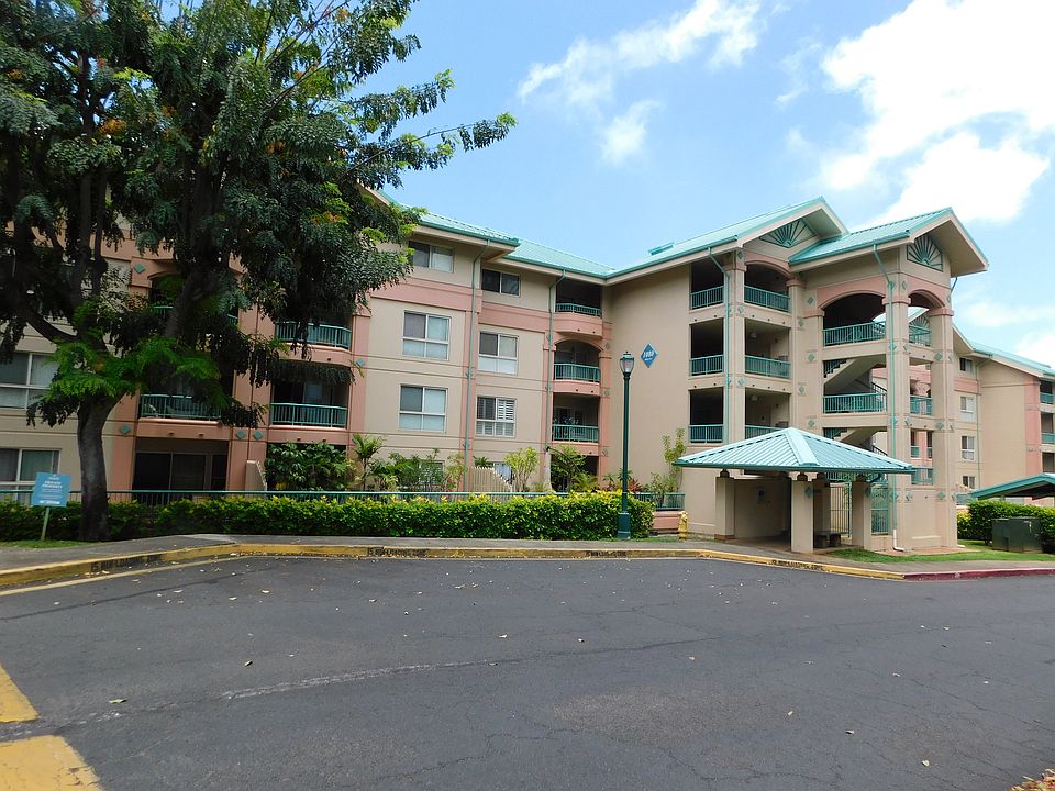 Country Club Village 1 is the low-rise section of the complex. Rental is on the 3rd floor (tree top). Gated entry with enterphone (local numbers only).