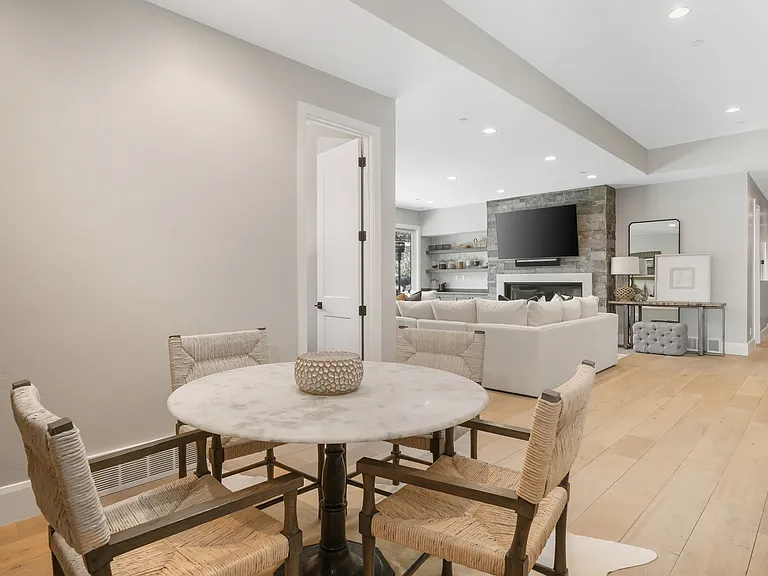 227 N Ibapah Peak Dr — Photo 32