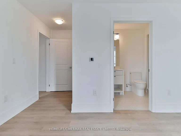 206 King St W #Penthouse 1 — Photo 38