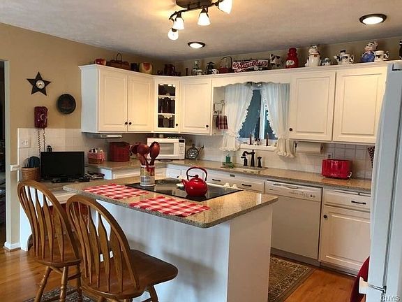 4th image of 4407 Hawthorne Dr