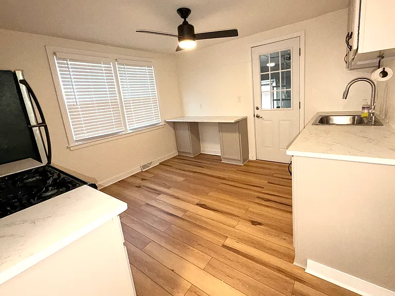 123 Lyon Pl — Photo 11