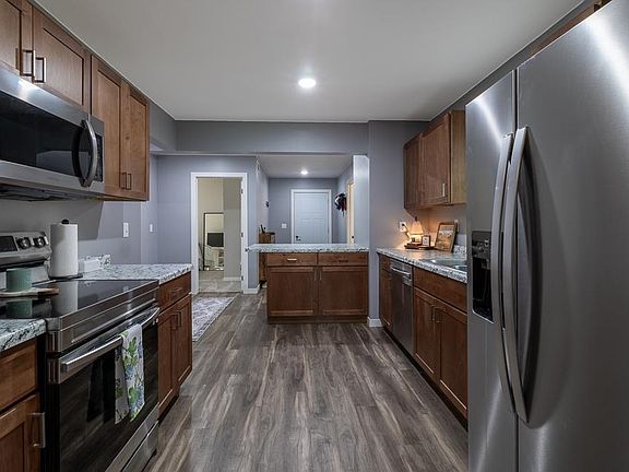 5th image of 903 2nd St SW