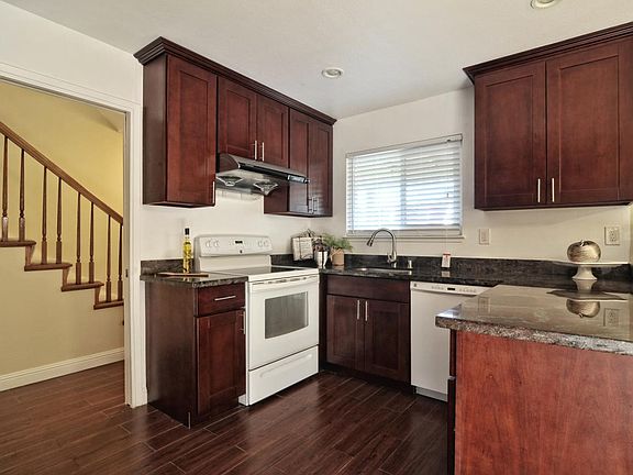 3rd image of 1957 Limewood Dr