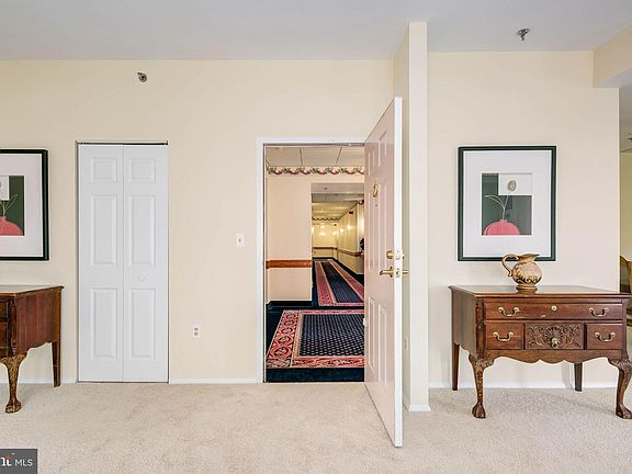 4th image of 900 N Taylor St APT 2105