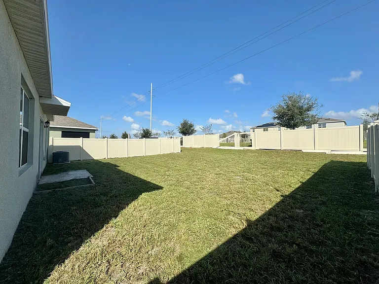 177 Sofia Ln — Photo 34