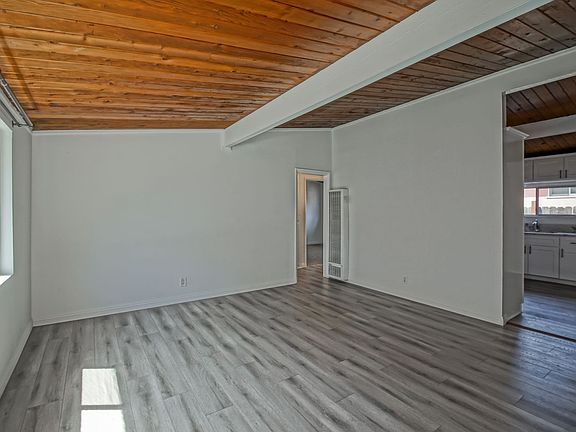4th image of 2318 Grant Ave #A