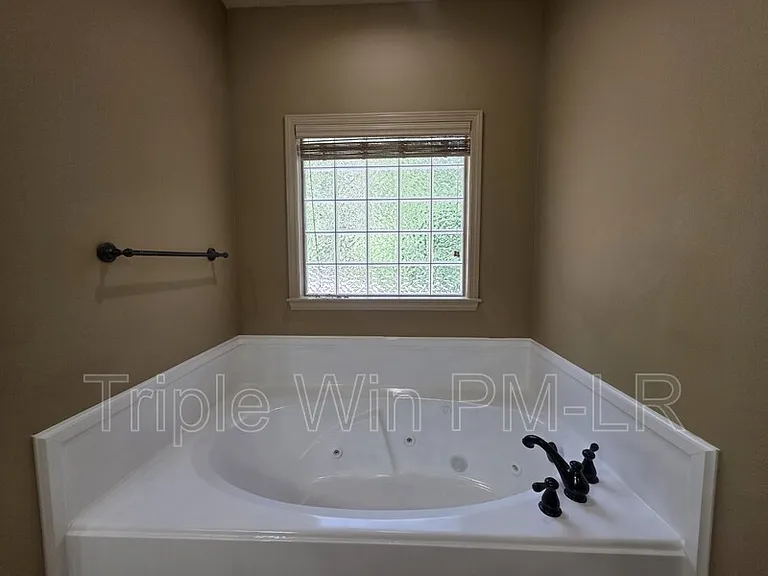 1901 Hidden Creek Dr — Photo 19