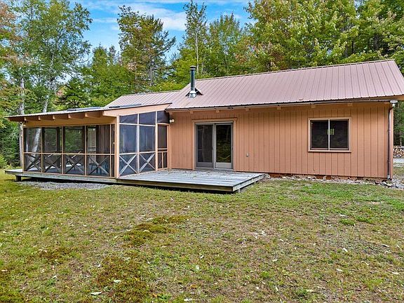 3rd image of 225 Evergreen Rd