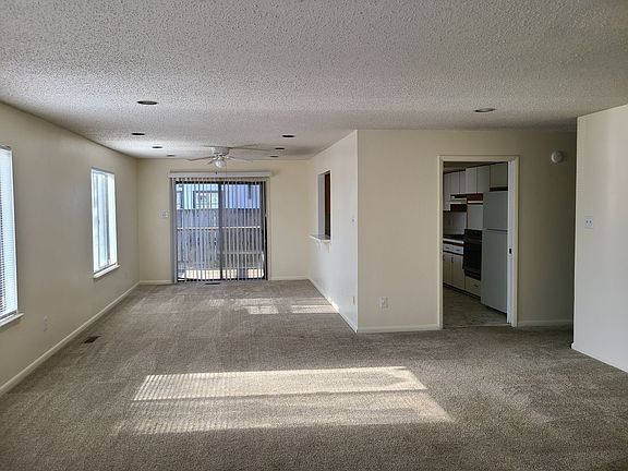 4th image of 405 32nd St APT 100