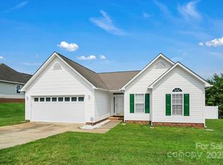 2467 Hawk Ridge Dr, Gastonia, NC 28056