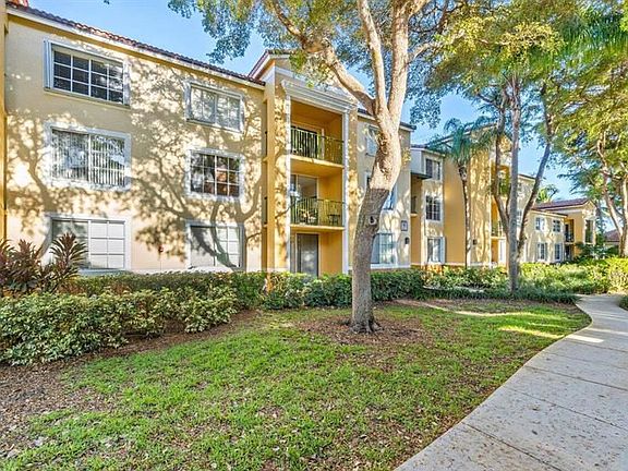 2nd image of 180 Yacht Club Way APT 307