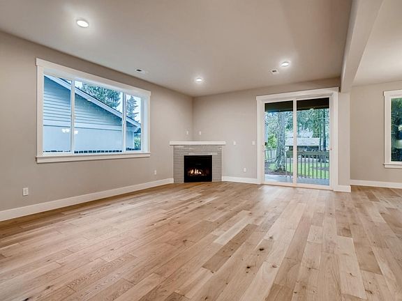 4th image of 1338 N 167th St