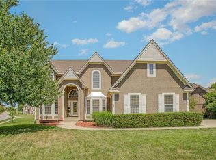 2424 SW Wintergreen Ct, Lees Summit, MO 64081