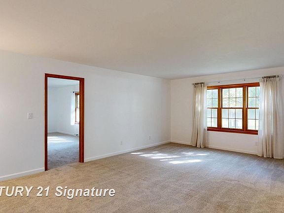 5th image of 15544 Falk Rd