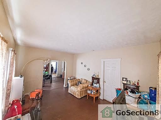 4th image of 1811 Denison Ave