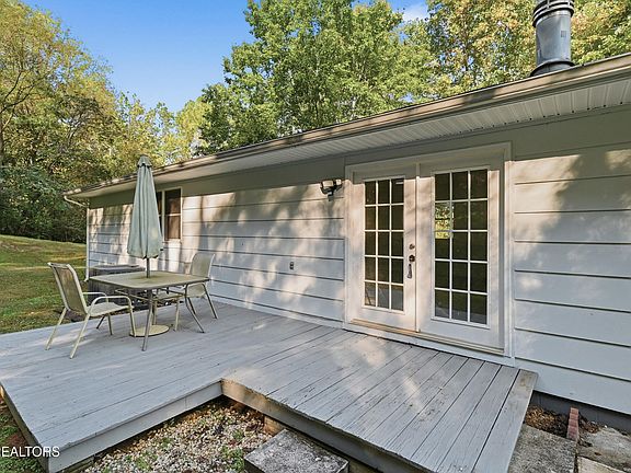 5th image of 113 East Dr