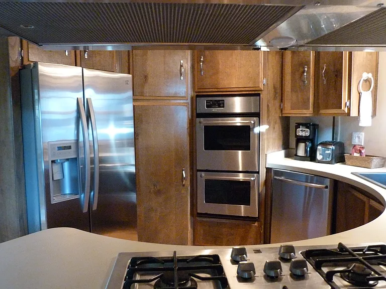 Kitchen in the Round